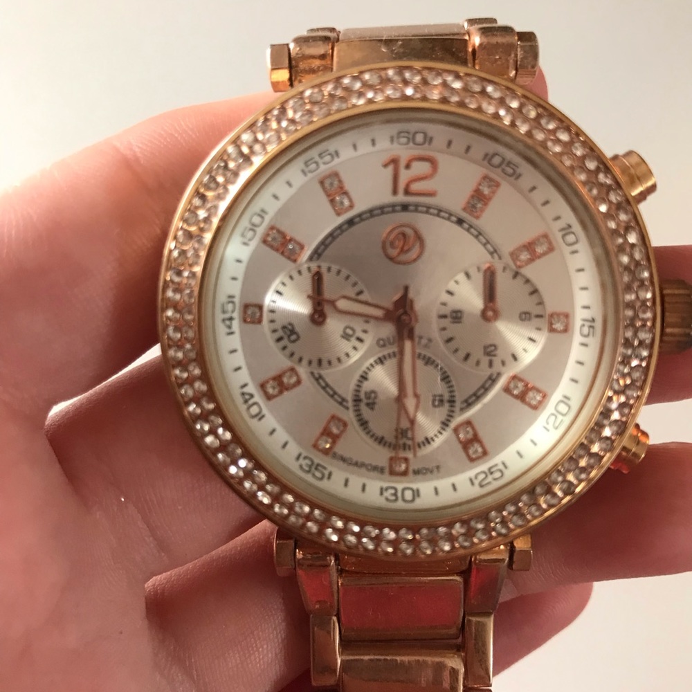 Watch - Picture 2 of 3